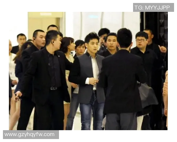 中国足球明星保镖揭秘背后的故事与职业生涯的挑战与荣耀